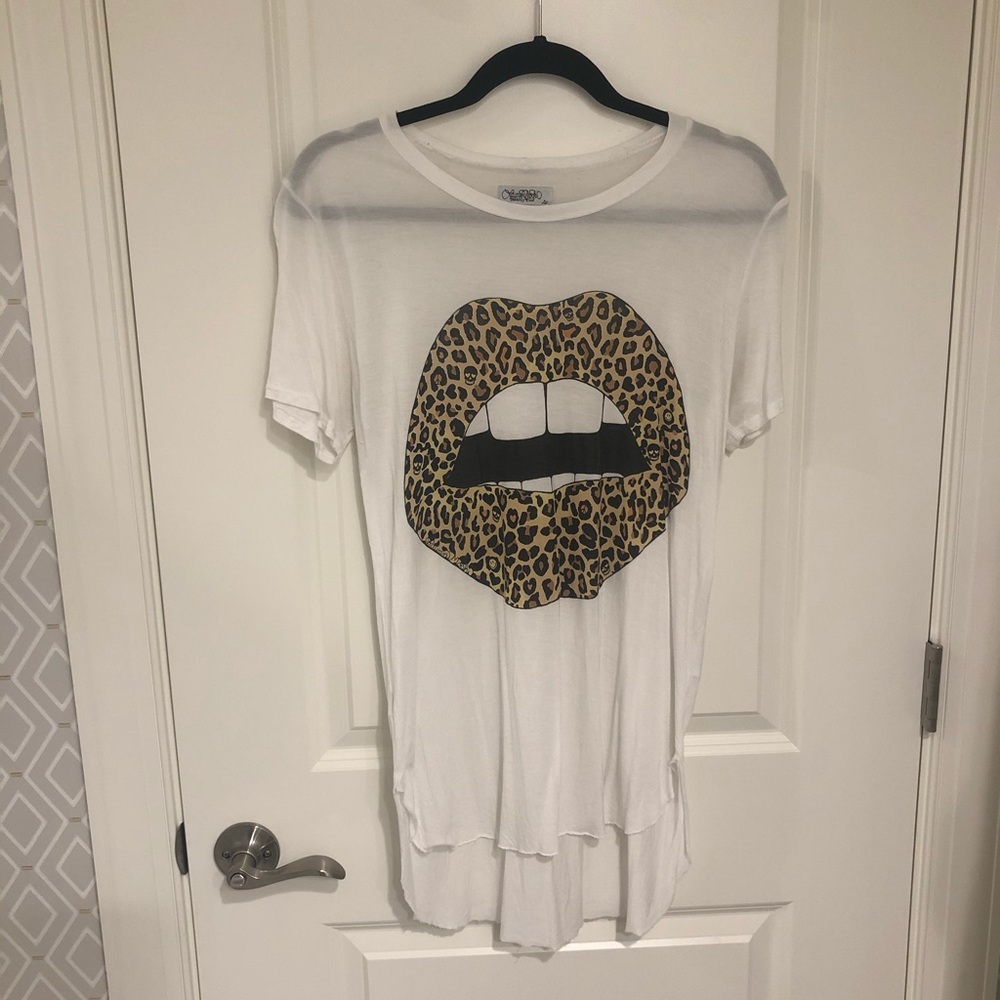 Lauren Moshi Lip Tee NWOT